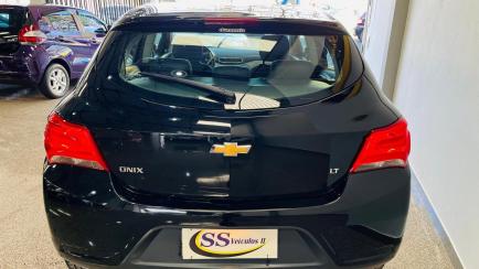 Chevrolet Onix 1.0 LT SPE/4