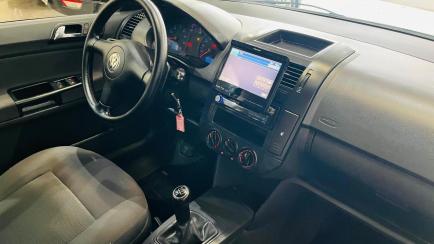 Volkswagen Polo Hatch. Sportline 1.6 8V (Flex)