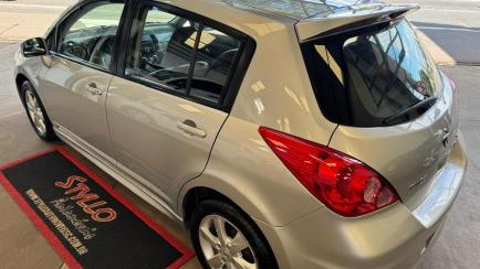 Nissan Tiida SL 1.8 (flex)