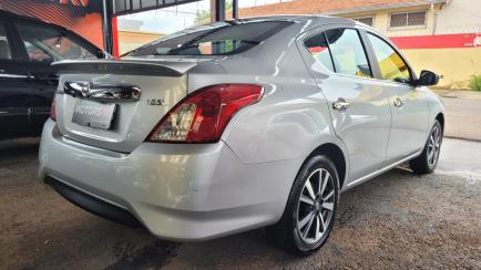 Nissan Versa 1.6 SL CVT (Flex)