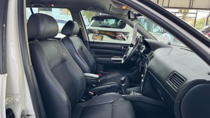 Volkswagen Golf Sportline 1.6 (Flex)