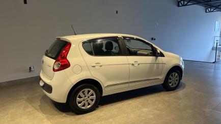 Fiat Palio Attractive 1.0 8V (Flex)