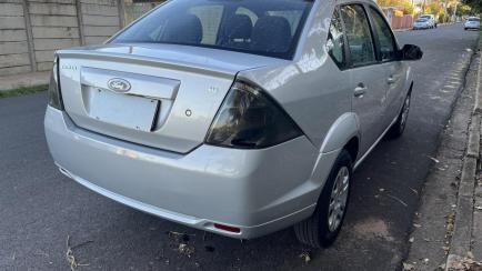 Ford Fiesta Sedan 1.6 Rocam (Flex)