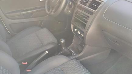 Volkswagen Fox 1.0 MPI Trendline (Flex)
