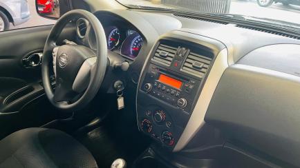 Nissan Versa 1.6 16V SV (Flex)