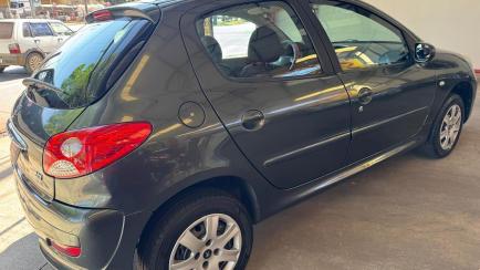 Peugeot 207 Hatch XR 1.4 8V (flex) 4p