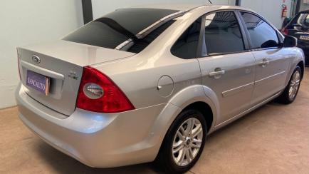 Ford Focus Sedan GLX 2.0 16V (Flex)