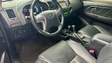 Toyota Hilux SW4 3.0 TDI 4x4 SRV 7L