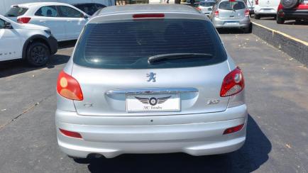 Peugeot 207 Hatch XR 1.4 8V (flex) 4p