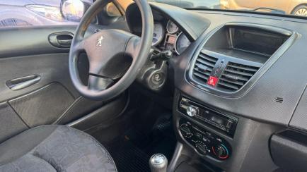 Peugeot 207 Hatch XR 1.4 8V (flex) 4p