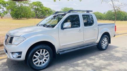 Nissan Frontier 2.5 TD CD 4x4 SL (Aut)