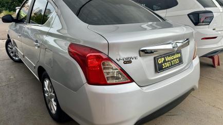 Nissan Versa V-Drive 1.6 Plus CVT