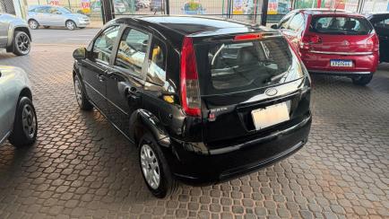 Ford Fiesta Hatch Rocam 1.6 (Flex)