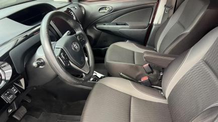 Toyota Etios Hatch Etios XS 1.5 (Flex) (Aut)