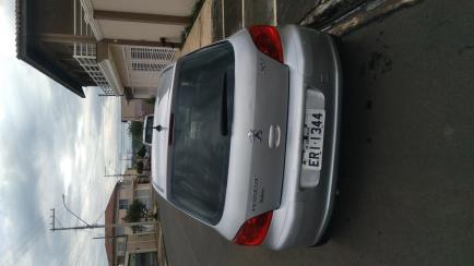 Peugeot 307 Hatch. Presence 1.6 16V (flex)