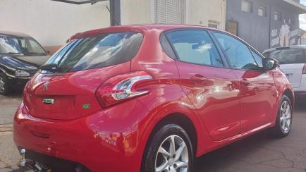Peugeot 208 1.5 8V Allure (Flex)