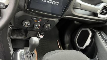 Jeep Renegade 1.8 Sport (Aut)