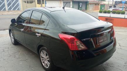 Nissan Versa 1.6 16V SV