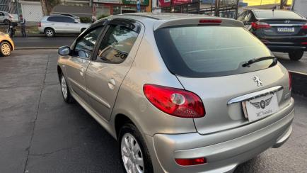 Peugeot 207 Hatch XR 1.4 8V (flex) 4p