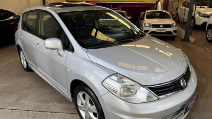 Nissan Tiida SL 1.8 (flex)