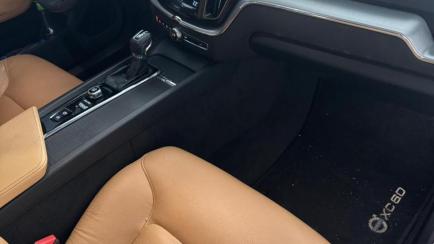 Volvo XC60 2.0 T5 Momentum AWD
