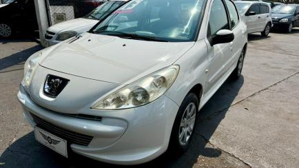 Peugeot 207 Hatch XR 1.4 8V (flex) 4p