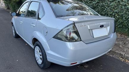 Ford Fiesta Sedan 1.6 Rocam (Flex)