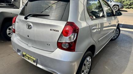 Toyota Etios Hatch Etios X 1.3 (Flex) (Aut)