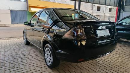 Ford Fiesta Sedan 1.6 Rocam (Flex)