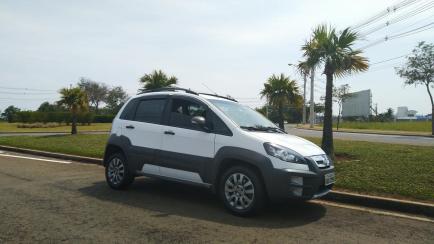 Fiat Idea Adventure 1.8 16V E.TorQ (Flex)