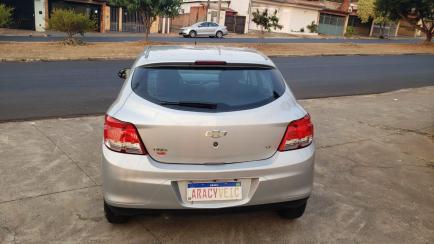 Chevrolet Onix 1.0 LT SPE/4